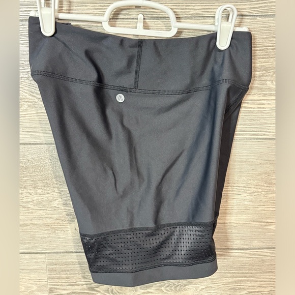 Amari Mesh Detail 4” Bike Short, Size Small, Black, Side/Hidden Waistband Pocket - Picture 5 of 11